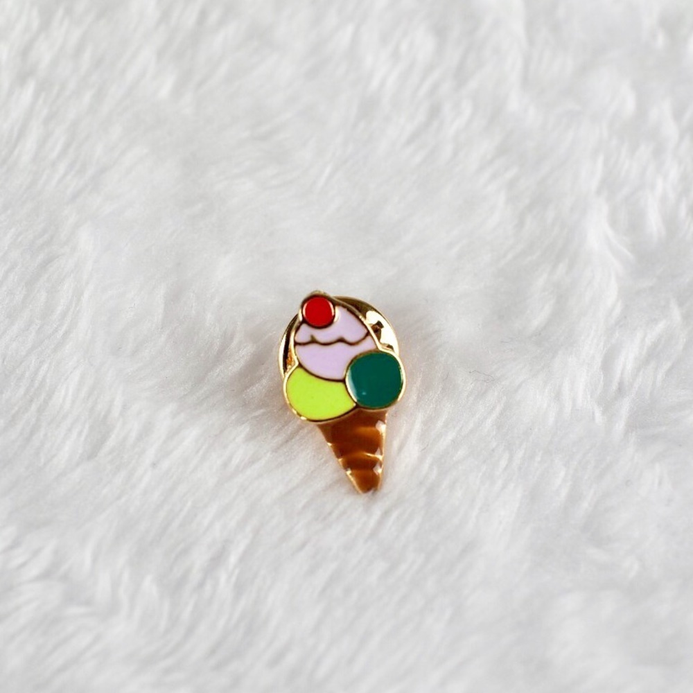 3/$23 NEW! Ice cream brooch pin🍦